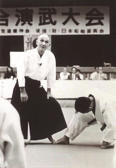 圧倒的技のリアリティと合気の神秘「生ける達人」像を焼き付けた不世出