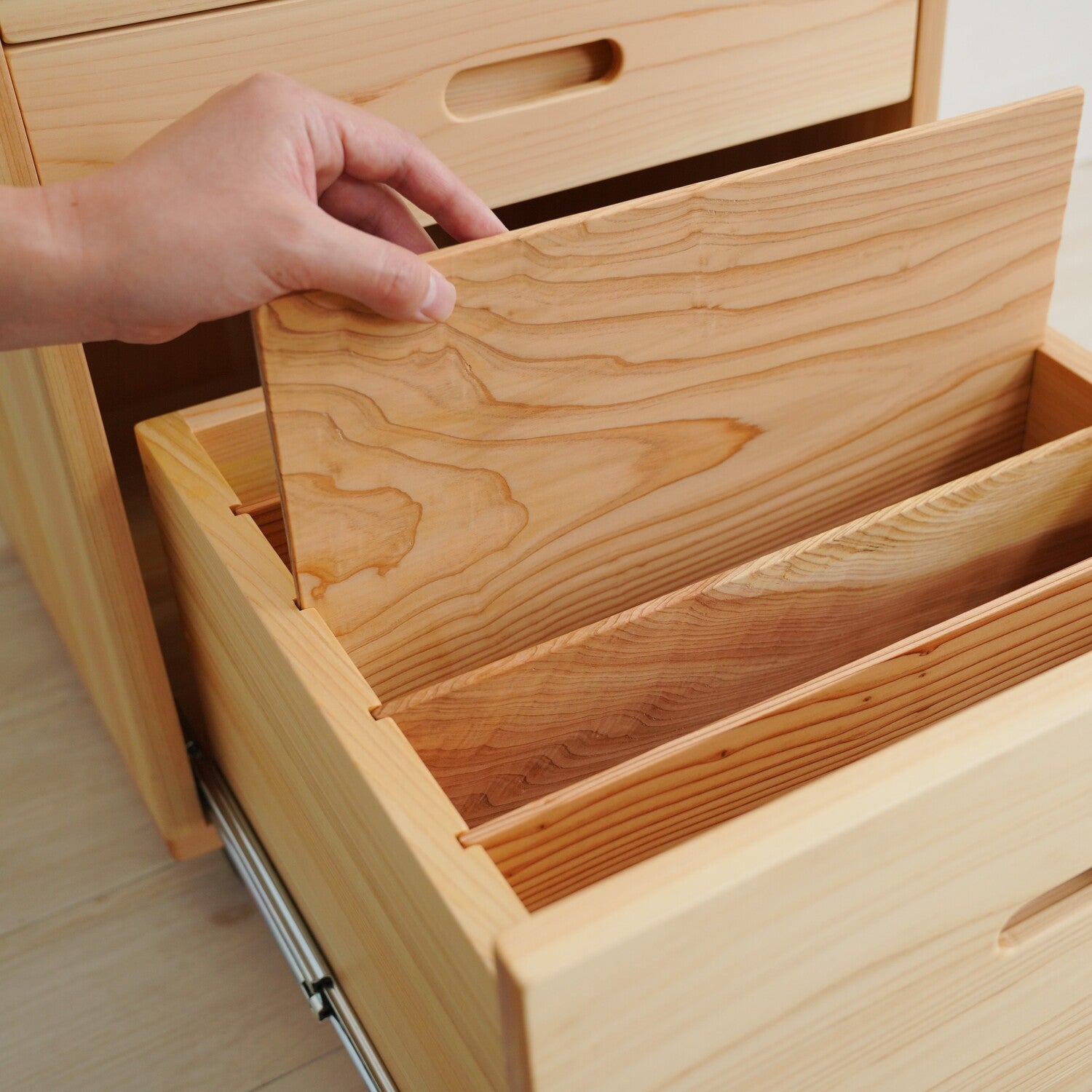 ファイルやA4サイズが入る便利な学習机専用ワゴン【学習机ワゴン