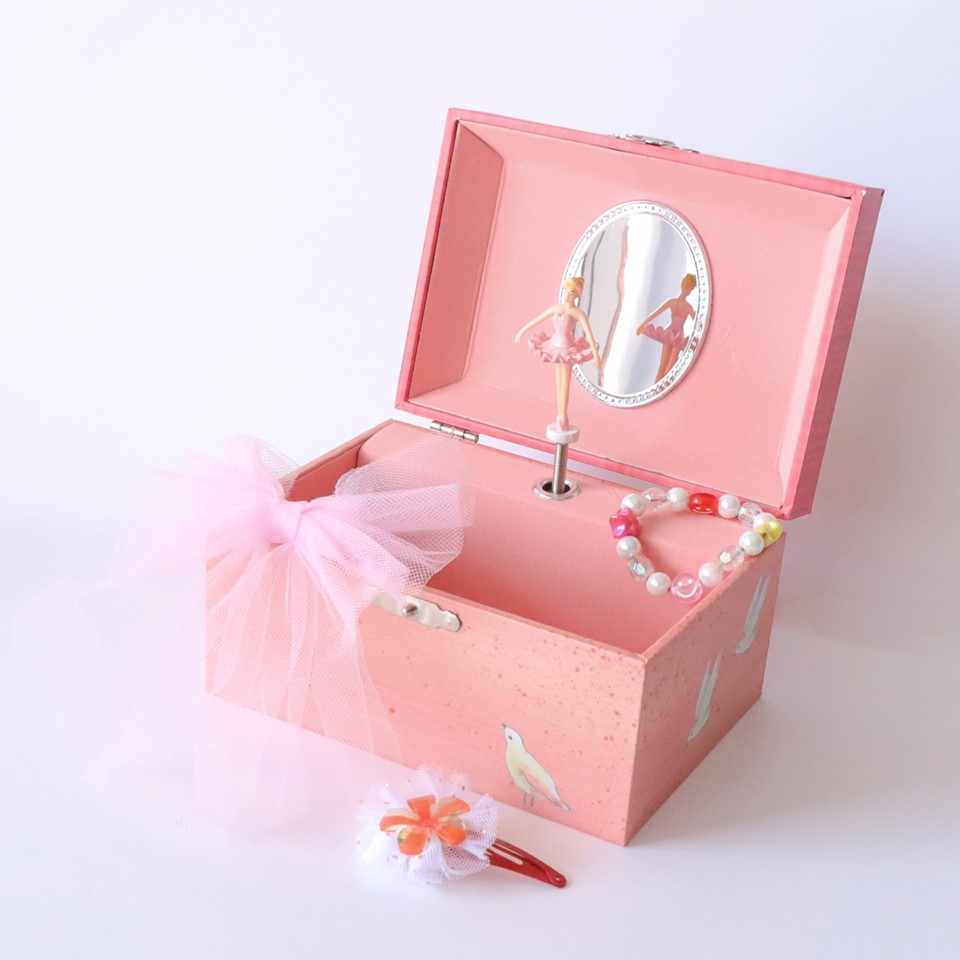 子供アクセサリー付き】白鳥の湖の曲に合わせてバレリーナが躍る