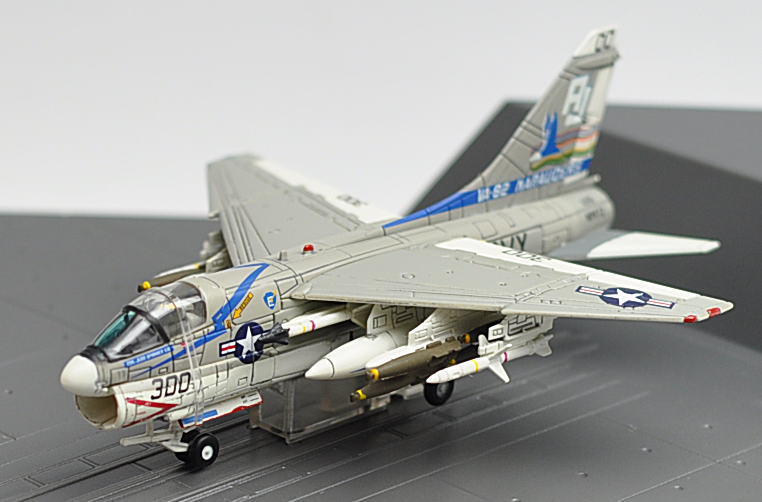 A-7E コルセアII VA-82 マローダーズ AJ300 (1978) (完成品飛行機