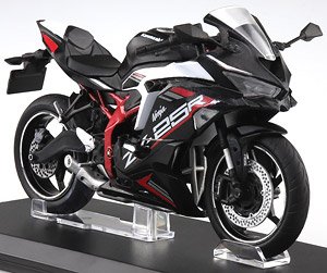 KAWASAKI Ninja ZX-25R メタリックスパークブラック×パールフラット
