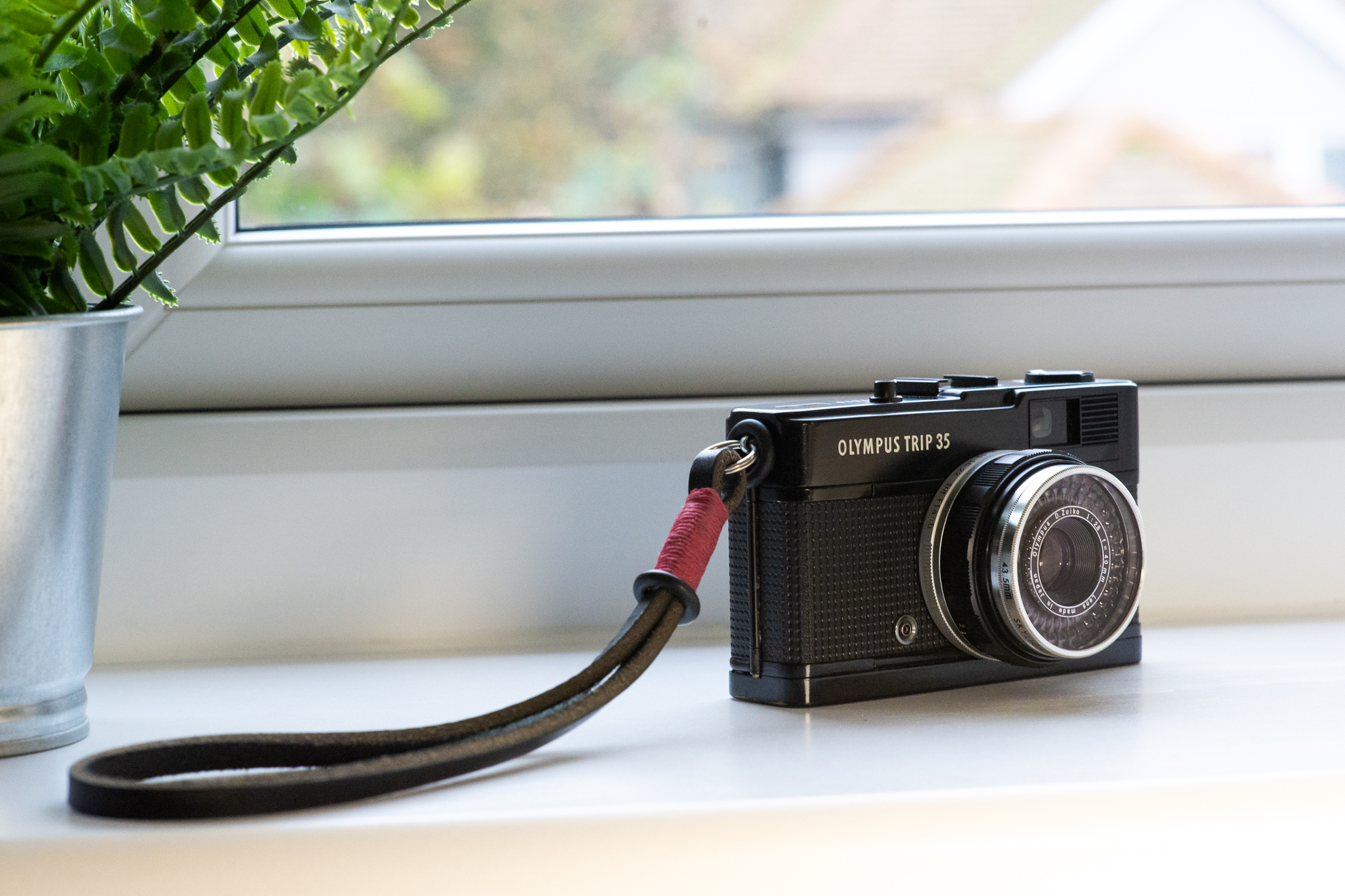 Olympus Trip 35 - Shooting my black camera in Munich - 35mmc