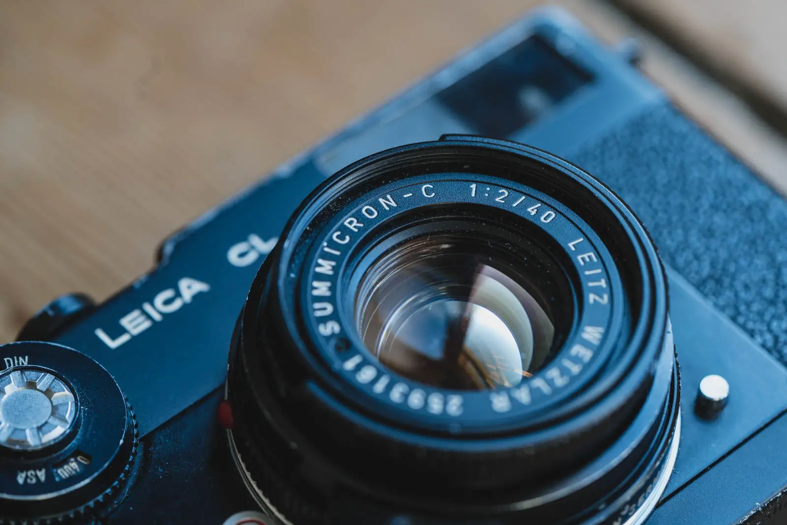 Leica 40mm f/2 Summicron Lens Review - 35mmc