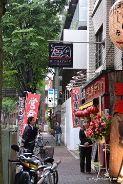 バイオハザード」15周年記念企画がシューティングバー エアーで5月20日