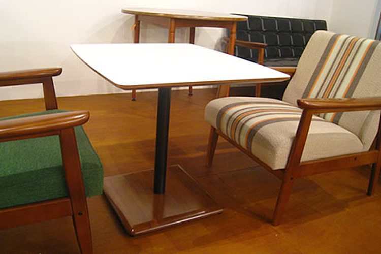 カリモク60 カフェテーブル（ウォールナット） | collect