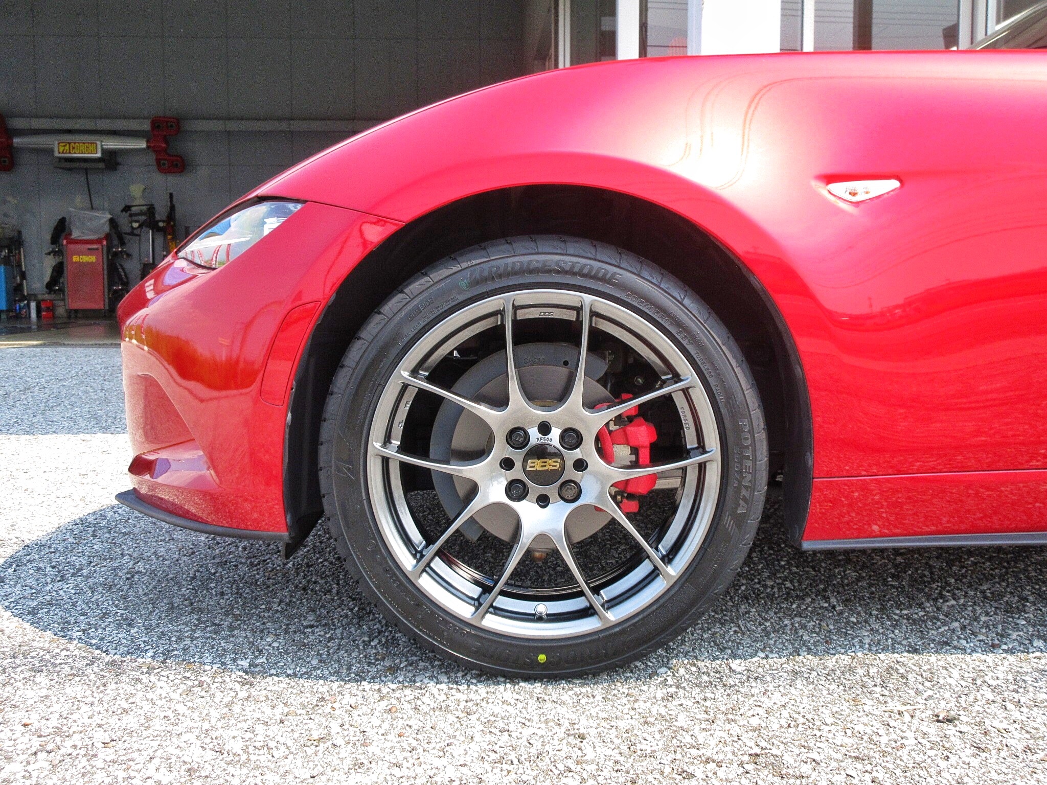 シンプルなデザインだけど思わずウットリしちゃいます！” ND