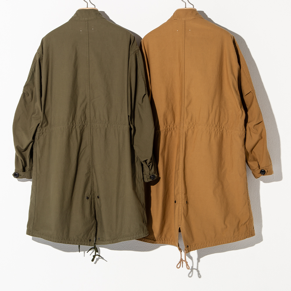 Fish Tail Coat-Stand Collar