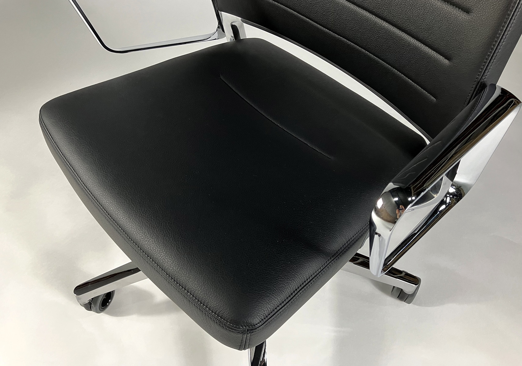 IXC（イクスシー）VINTAGE 32V2（1NA01）ヴィンテージ ハイバック