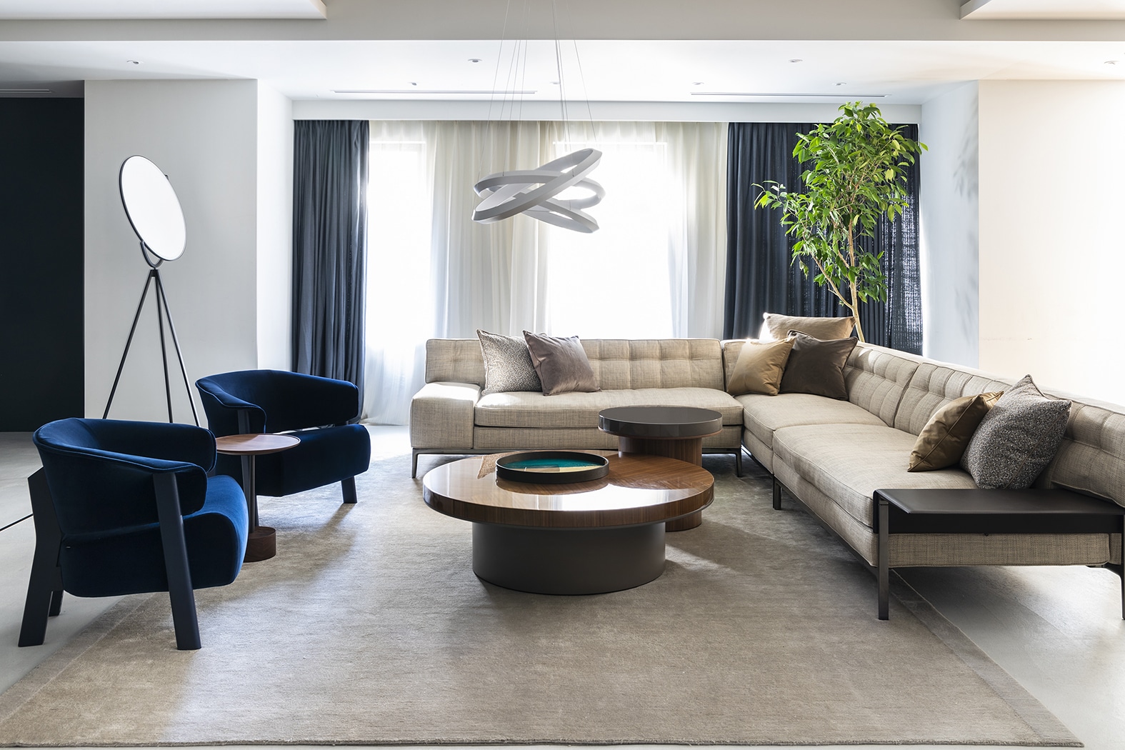 571 BACK-WING（バックウィング ラウンジチェア）Cassina | カッシーナ