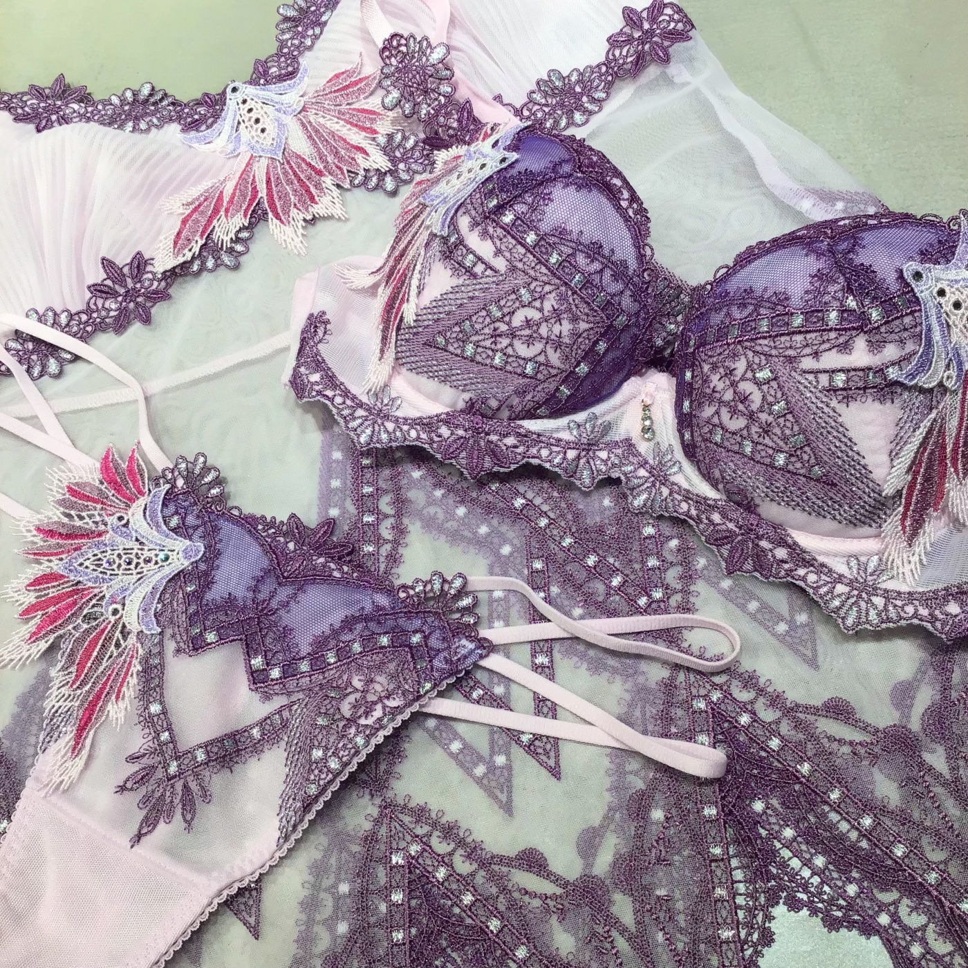 王妃の気品あふれるカラー♪店舗限定Salute79グループ♪ | サルート by