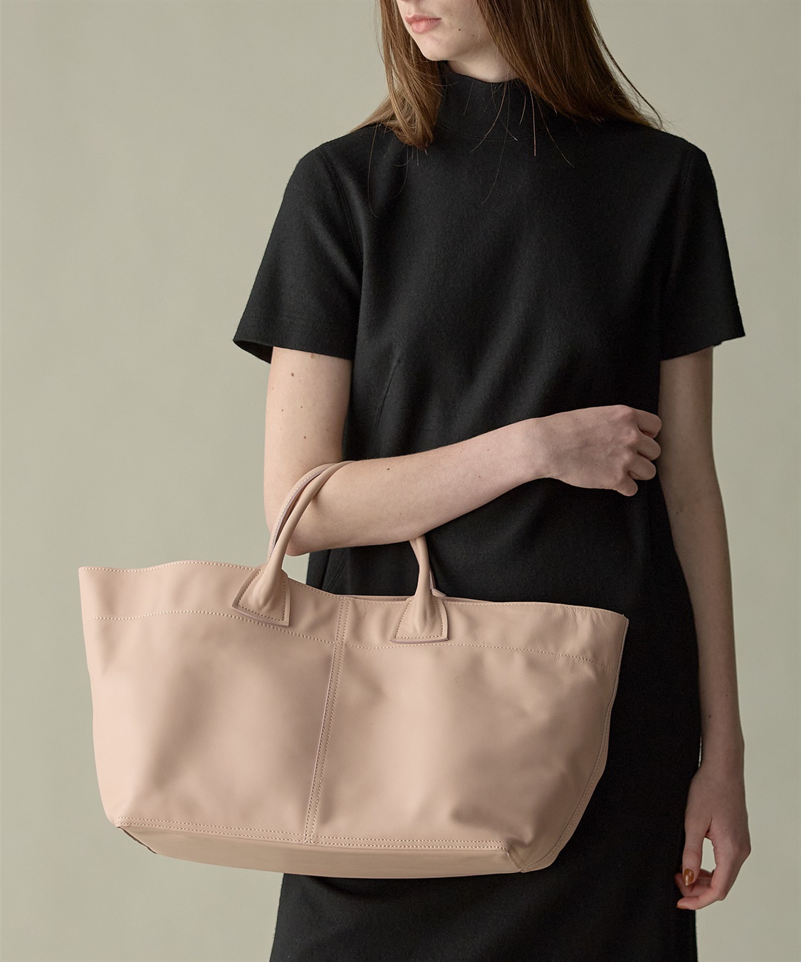 カウレザー横長トート 49AV JUNKO SHIMADA｜クロスプラス公式通販サイト