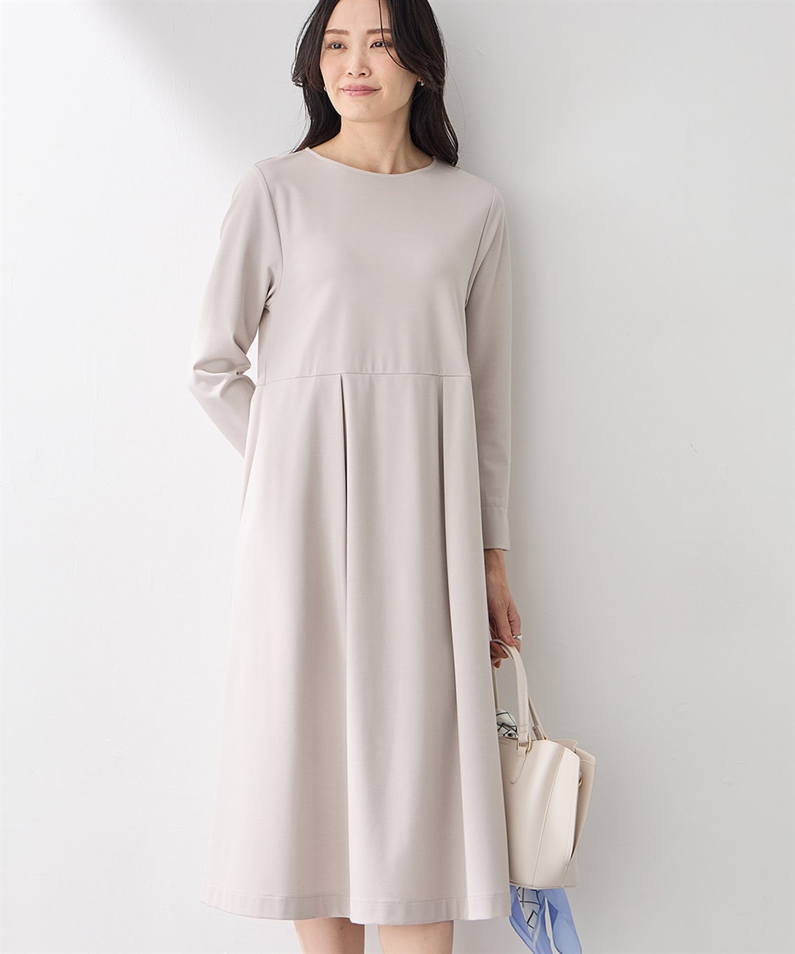 ストレッチタックワンピース【美モーションシリーズ】 A/C DESIGN BY