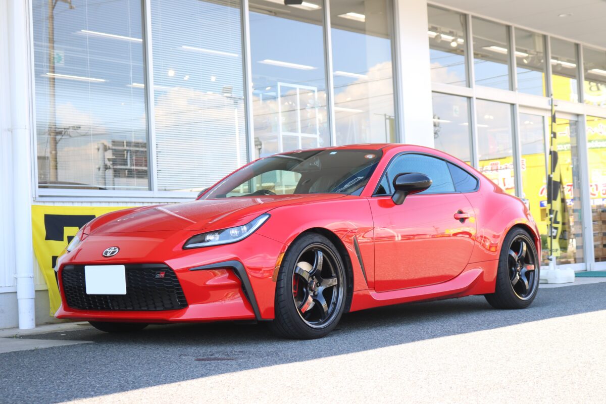 GR86をさらにスポーティに！BLITZ（ブリッツ）の車高調でローダウン