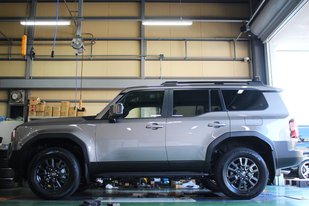 入荷情報】ランクル250 ガソリン車オーナー様必見！タナベ UP210店頭