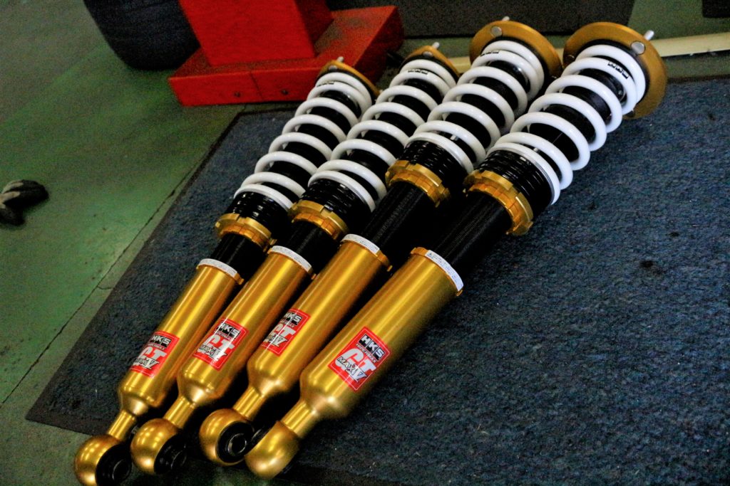 クラウンハイブリッド 210系 にHKS車高調取付！ | 一宮店 | 店舗ブログ