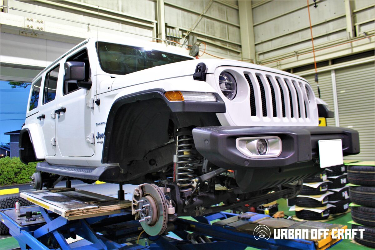 JLラングラーにラフカントリー2.5インチ リフトアップ サスキットの
