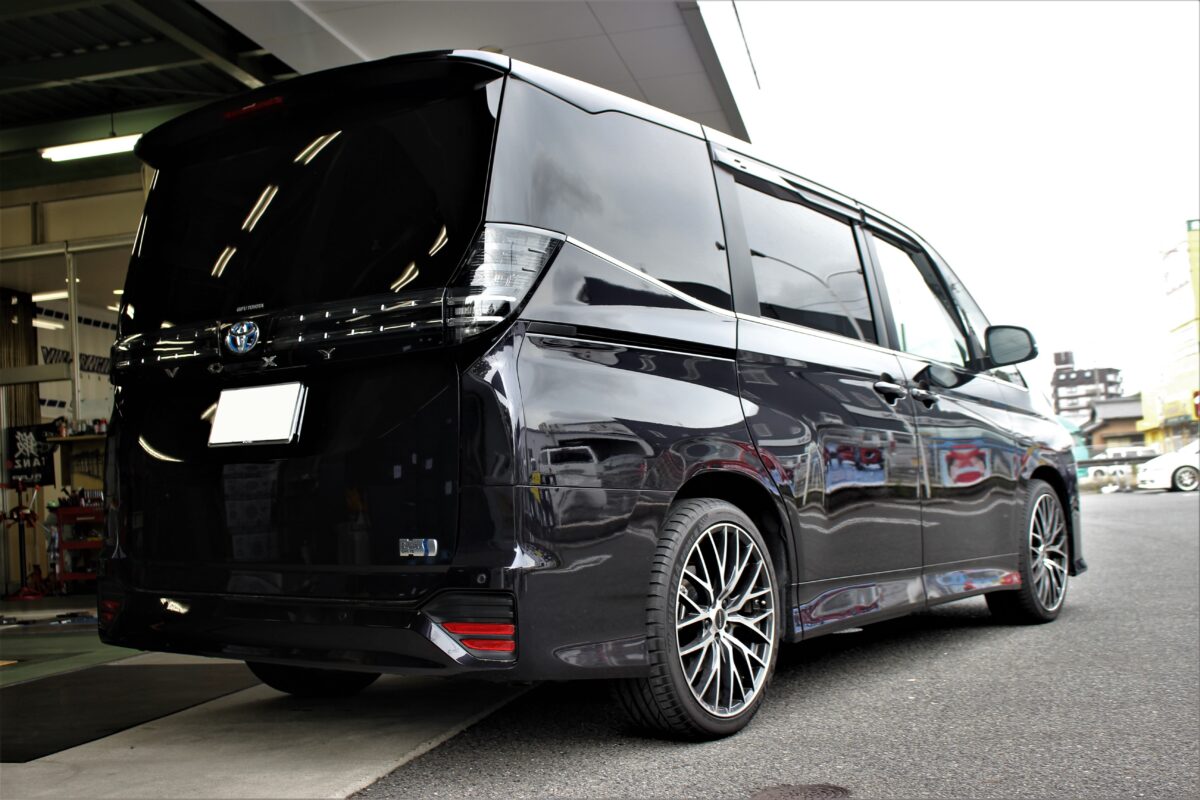 新型90VOXYの4WDをRSRのTi2000でローダウン！！ | 一宮店 | 店舗