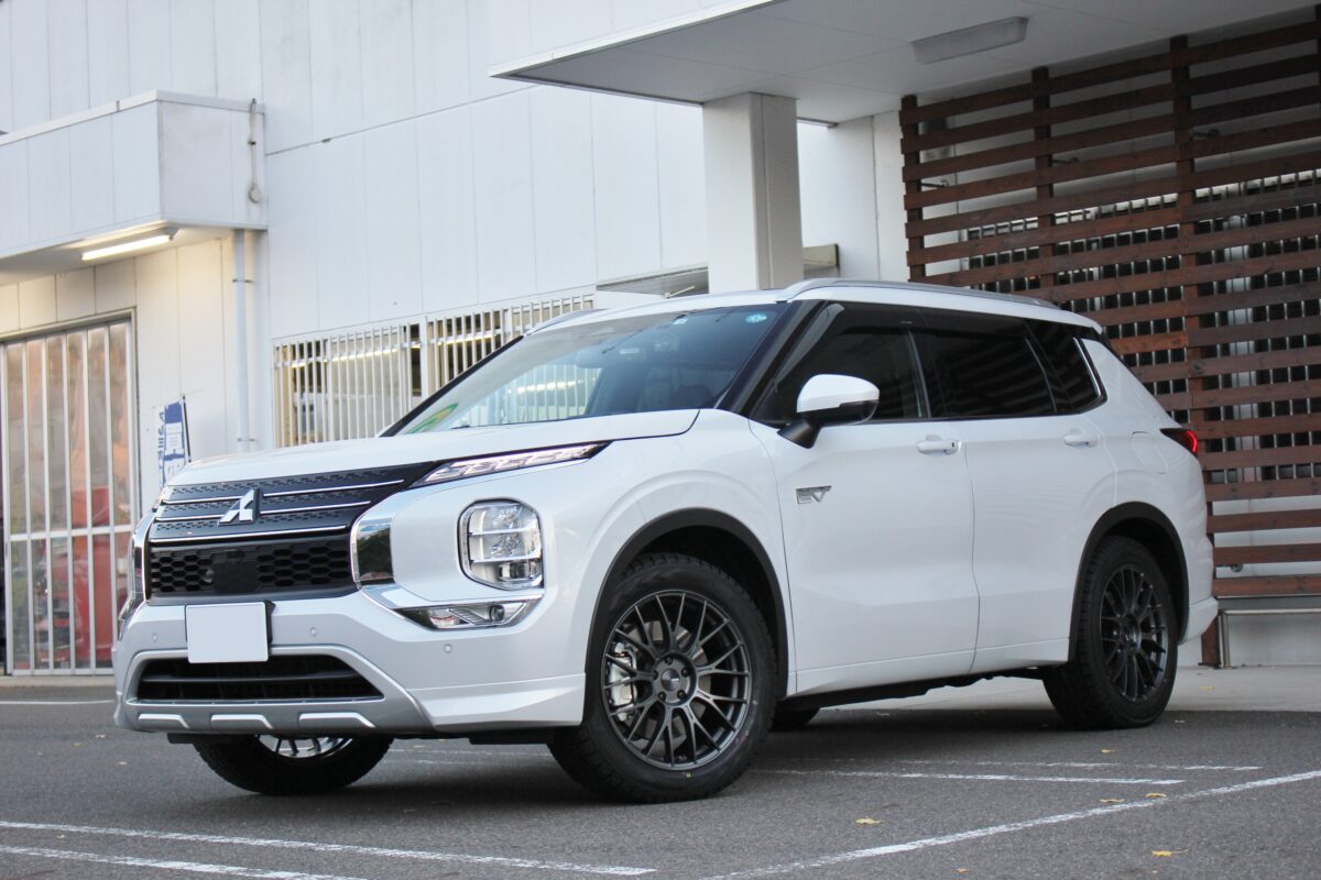 20インチ装着の新型アウトランダーPHEVのスタッドレスは何インチが