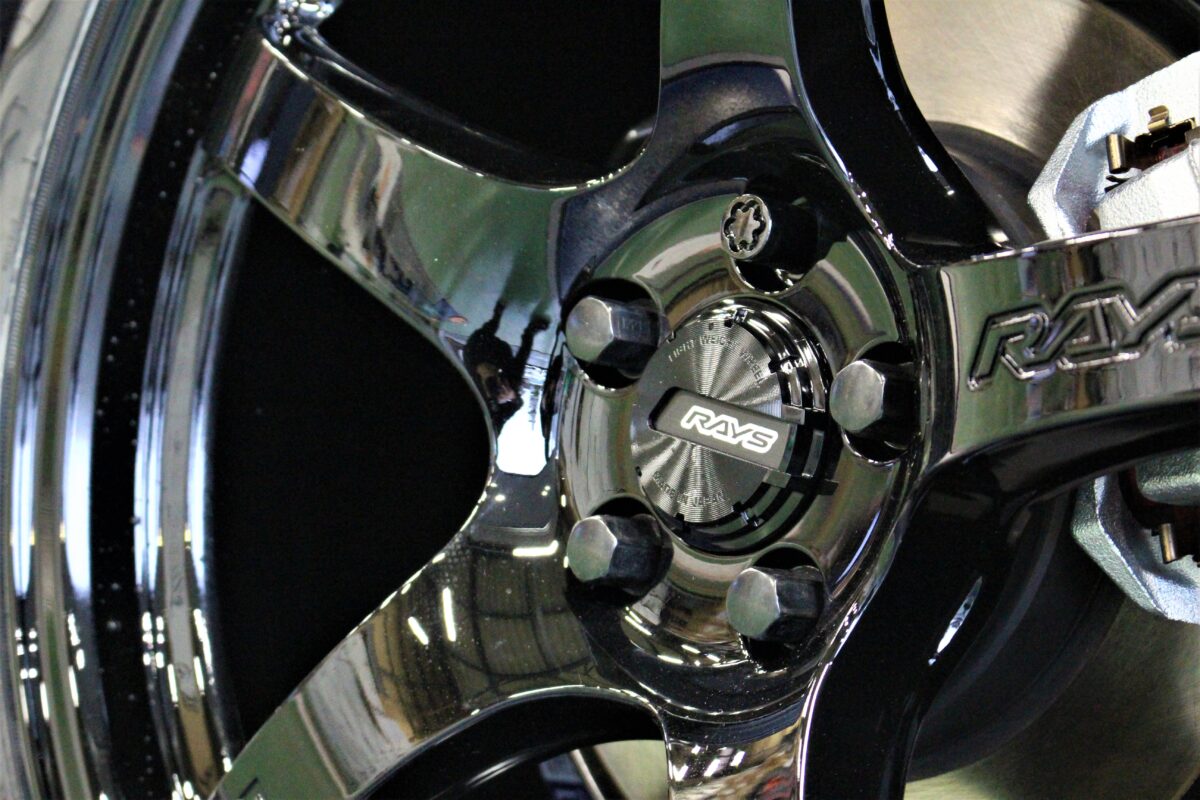 カローラスポーツにグラムライツ57CR 9J-17インチ＆ブリッツZZRにて