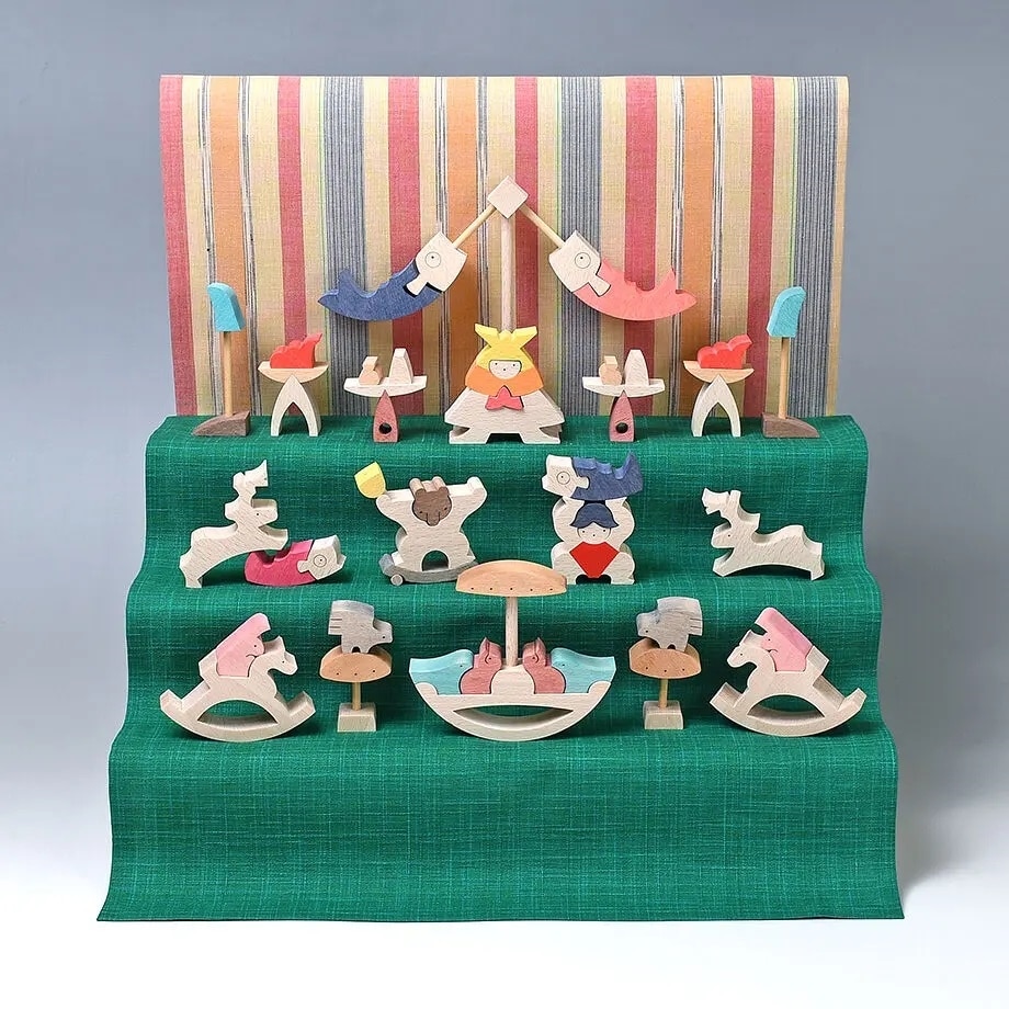 小黒三郎の五月人形段飾り(組み木)《予約受付中》｜木のおもちゃの通販