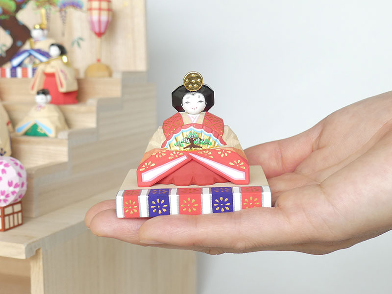 奈良一刀彫｜naradollHIGASHIDA 段雛 中: 木のおもちゃ｜クレヨンハウス