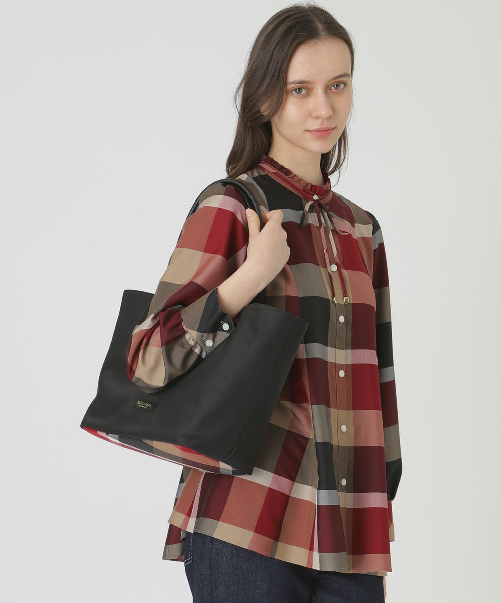 パーシャルクレストブリッジチェックナイロントート（バッグ）｜BLUE