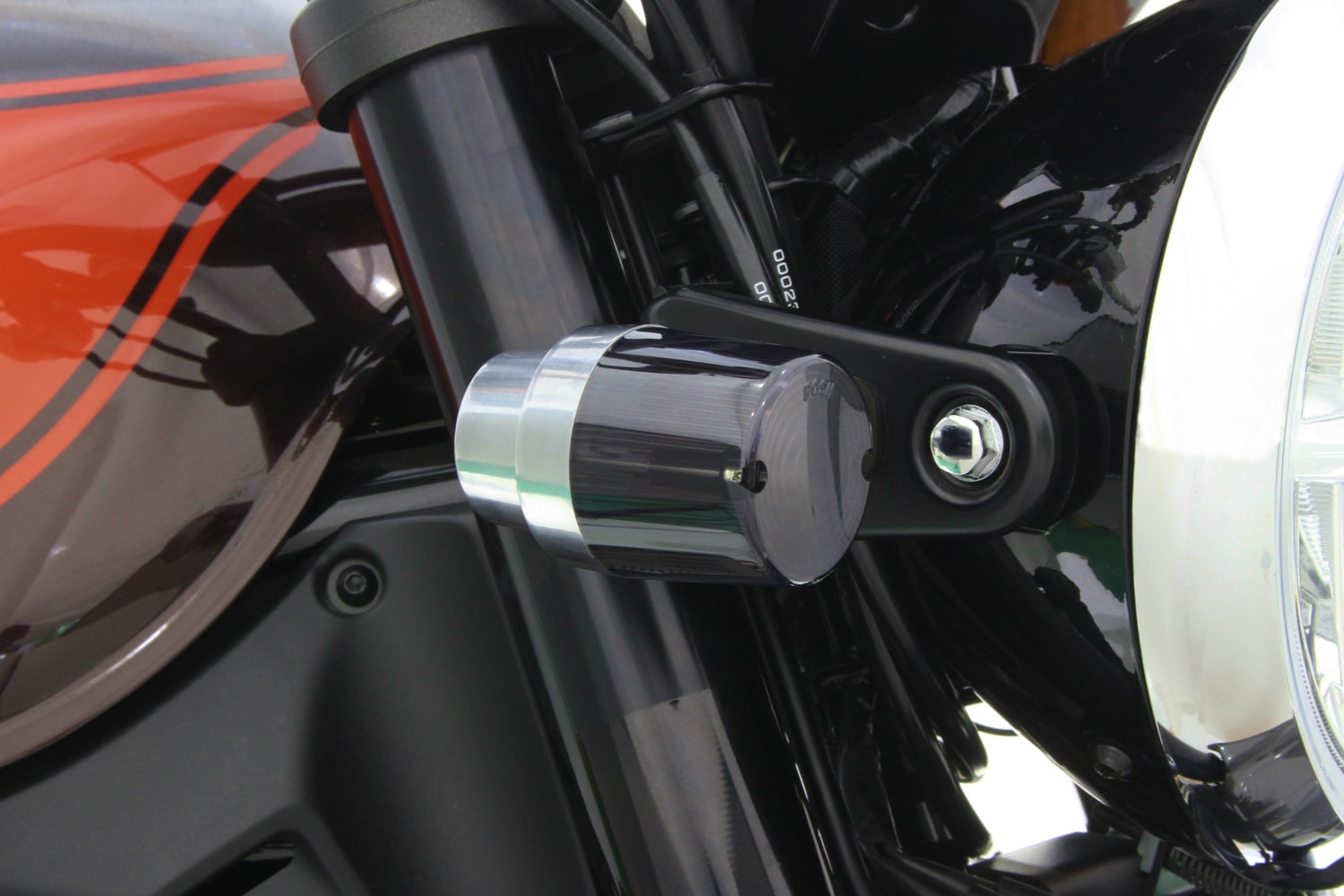 ポッシュフェイスのZ900RS/CAFE用ウインカーにカスタムの定番スモーク