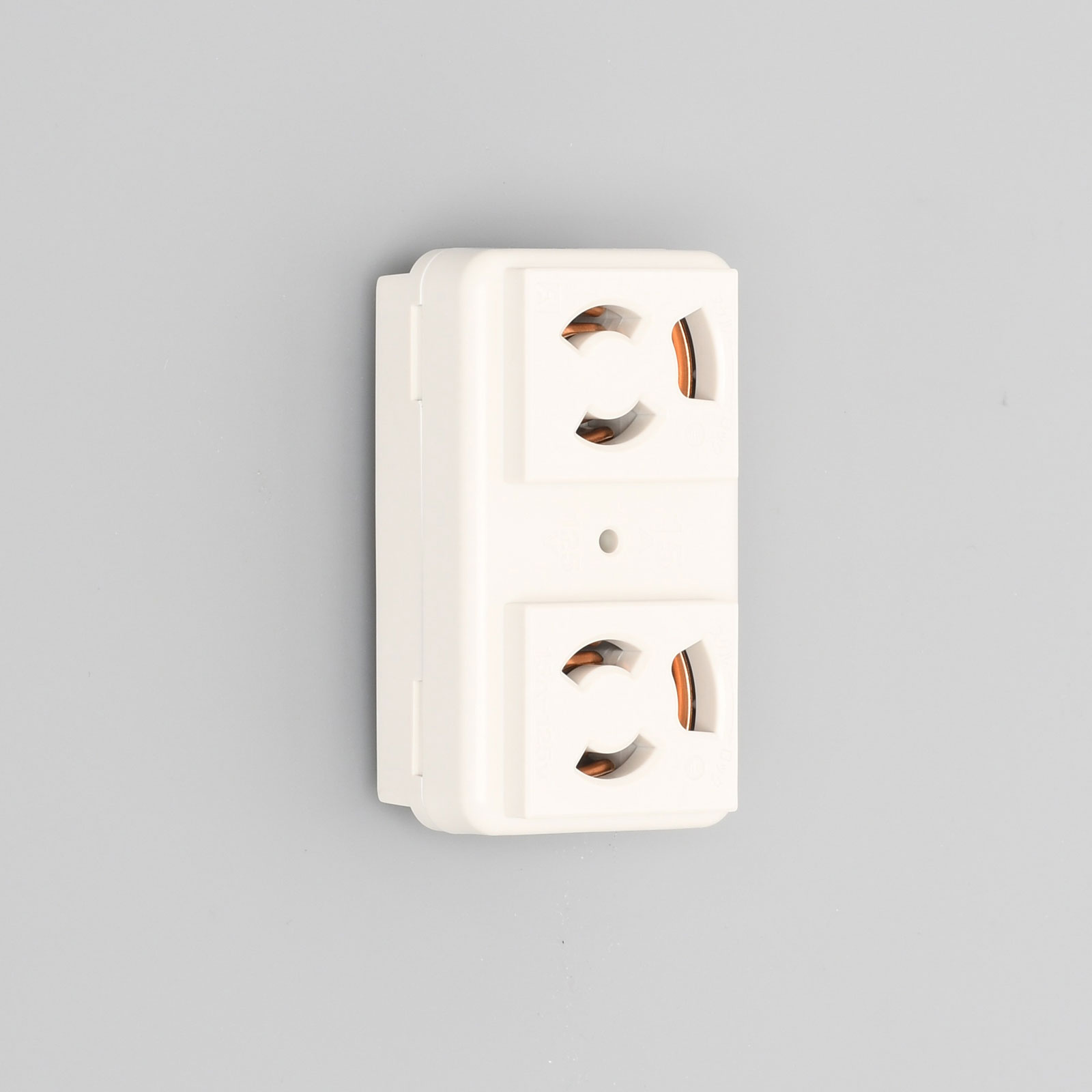 7117GHDZ 接地形2P 15A 125V 複式機器用アウトレット | アメリカン電機