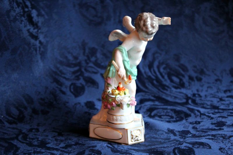 マイセン 天使人形（「箴言の天使」シリーズより） - Antiques Violetta