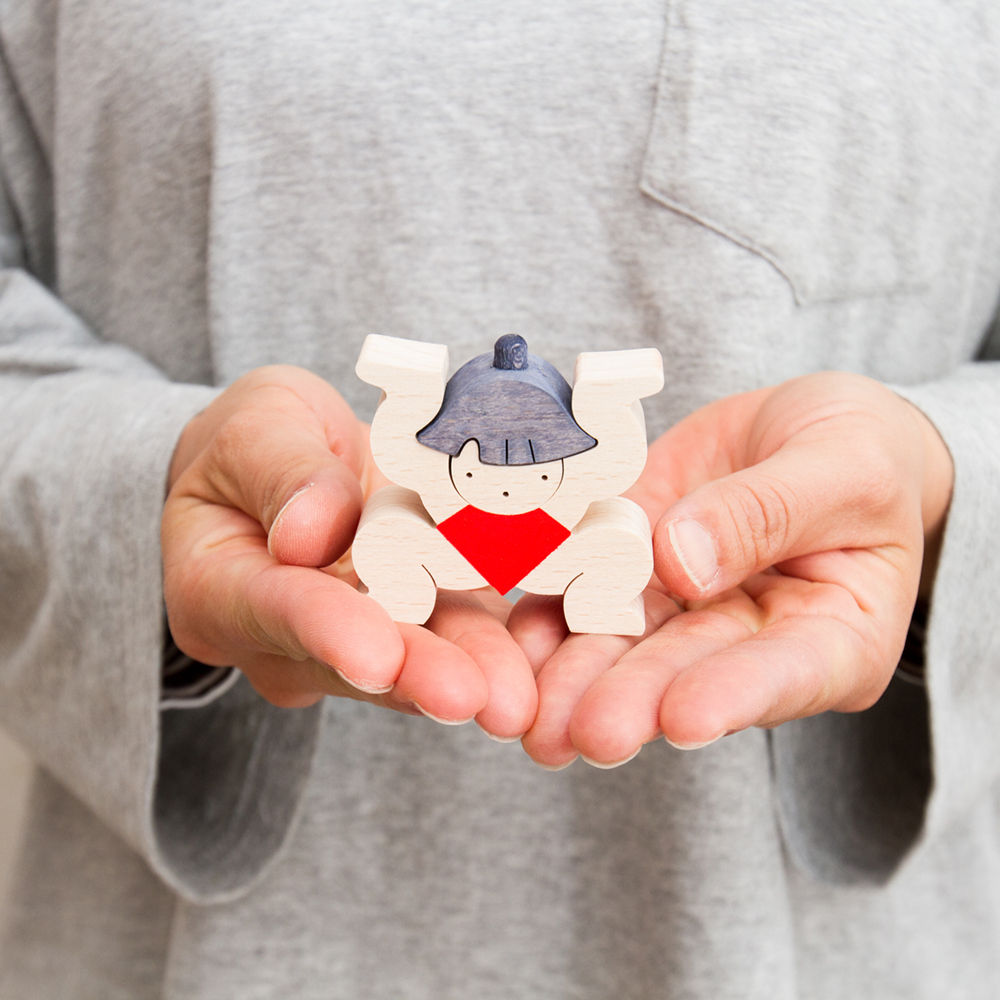 鯉のぼりを揚げる金太(小)【小黒三郎の五月人形】【KK229】 | ANDCHILD