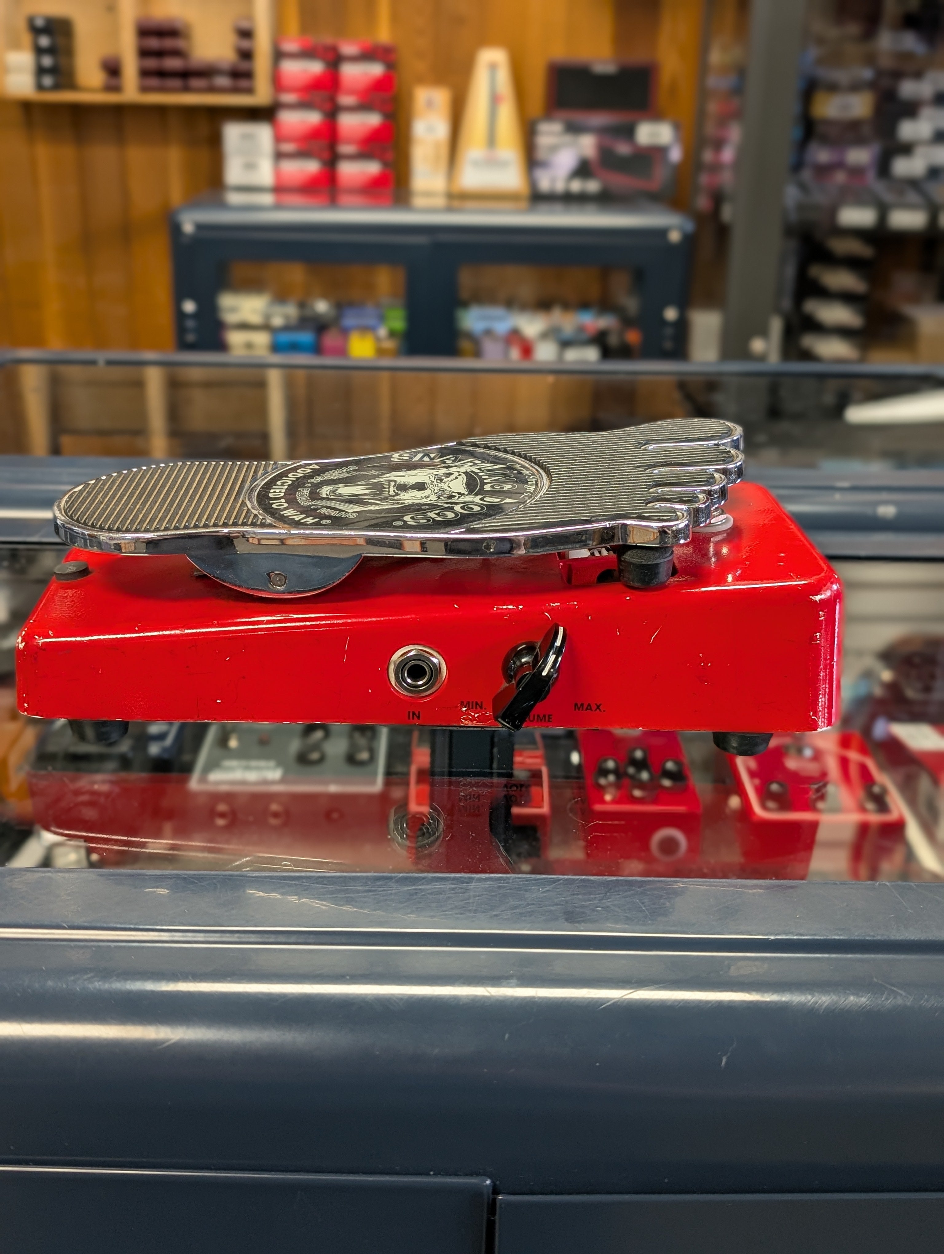 Charlie Stringer Snarling Dogs Whine-O Wah Pedal (Used) – Acoustic