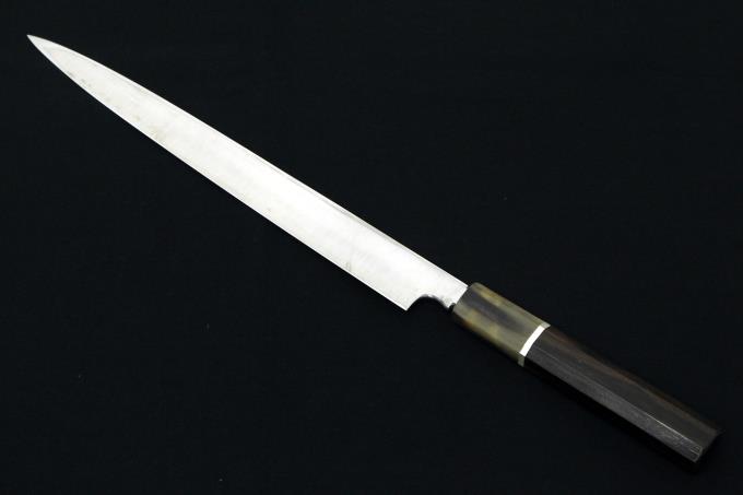 柳刃包丁 九寸 本焼 青鋼 水牛銀巻黒檀八角柄 龍彫刻入黒檀鞘付 【O296