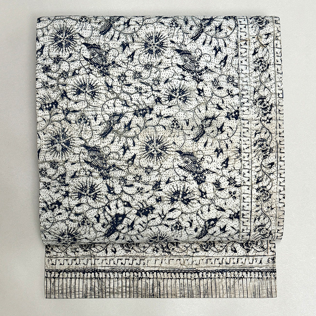 インドネシア白地バティックの名古屋帯 44,000円(税込)帯24-02-01ご