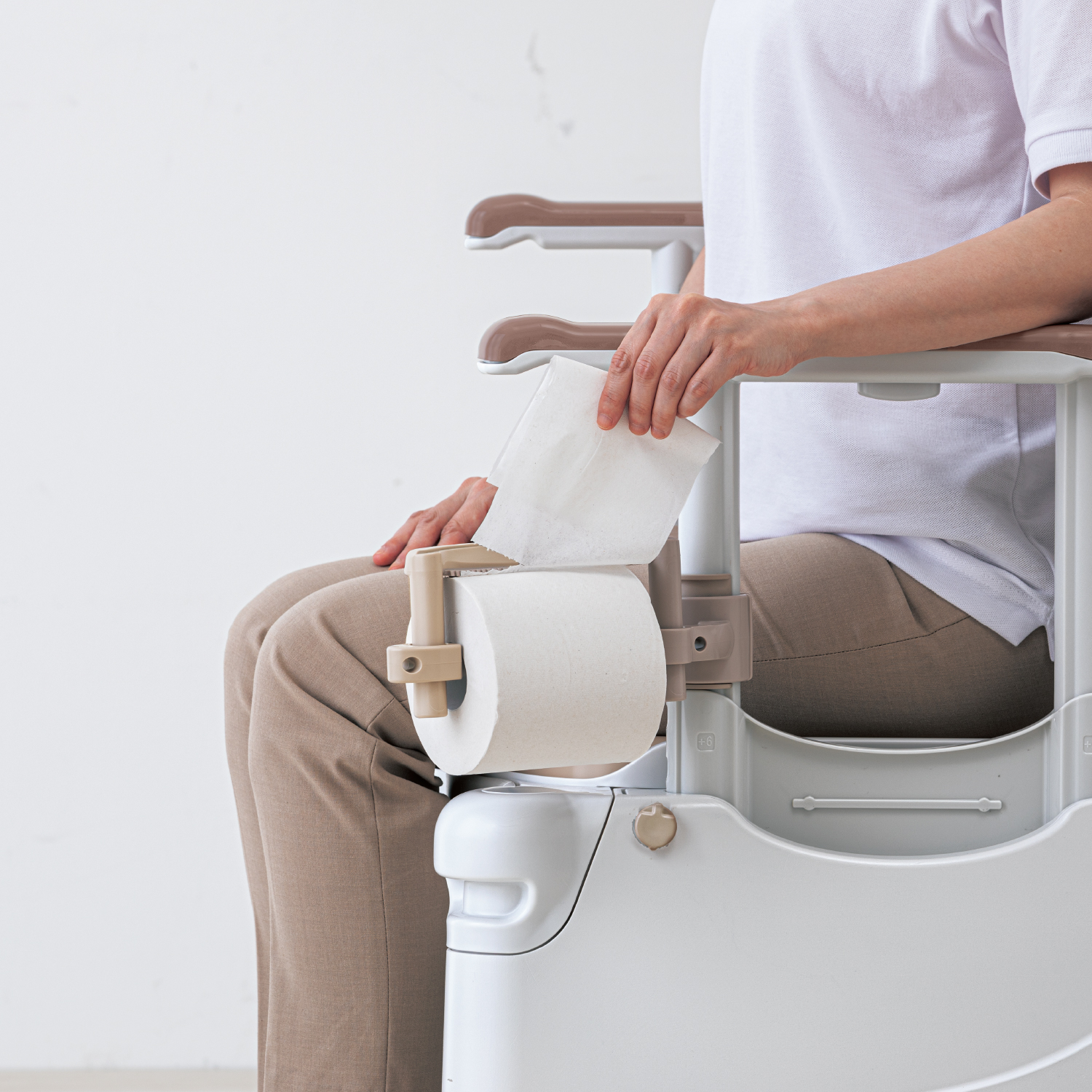 ポータブルトイレ FX-30S ”らくゾウくん” | 【安寿】の介護用品