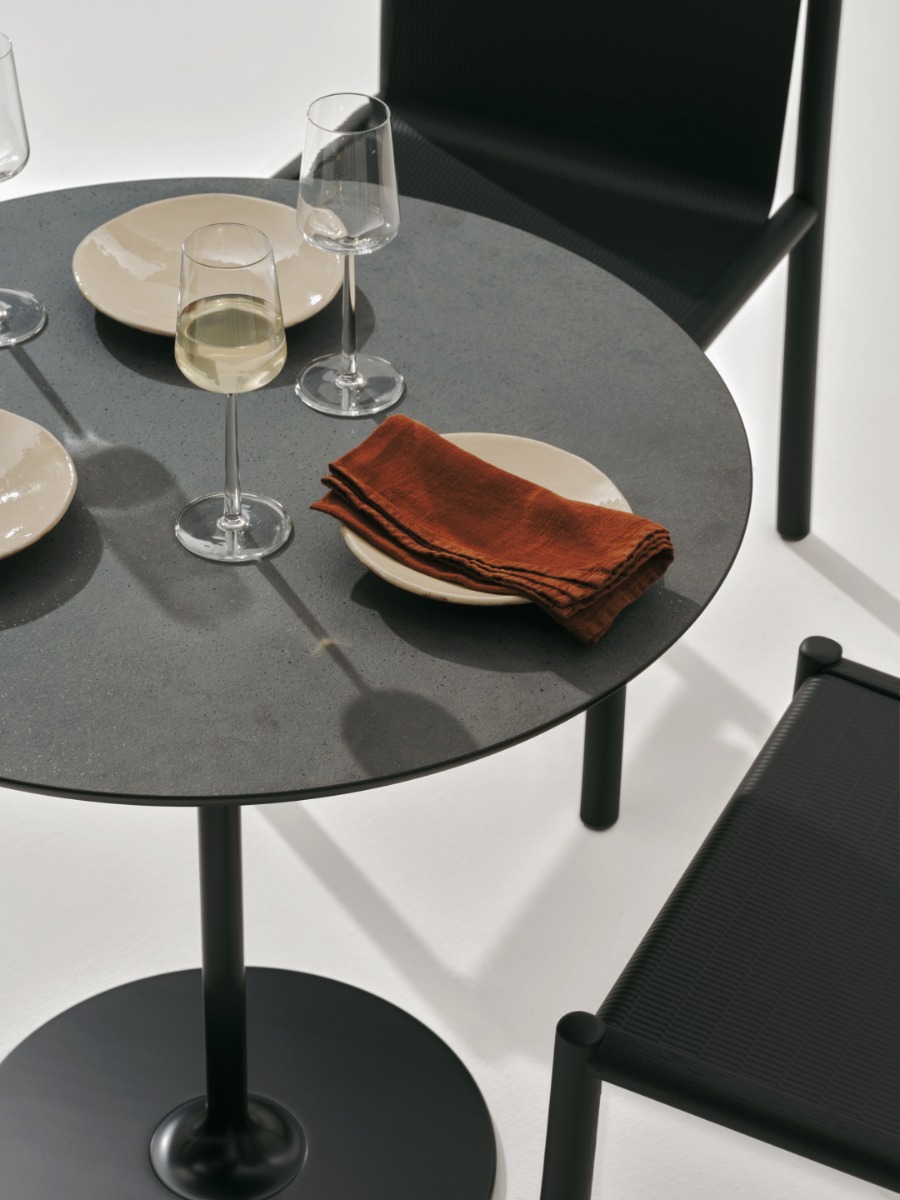 Arper Dizzie: Tables with Round, Oval, Square Top | Arper US