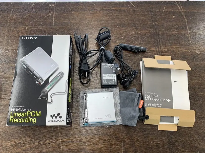 大和市にて SONY MDウォークマン MZ-RH1 付属品完品 を店頭買取しま