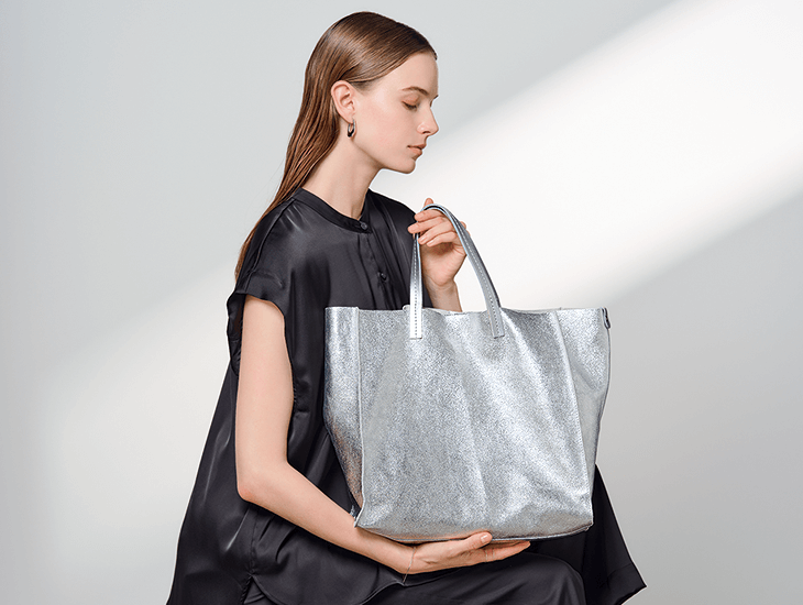 オウレンティ イタリア製ミニバッグ付きトートバッグ シルバー