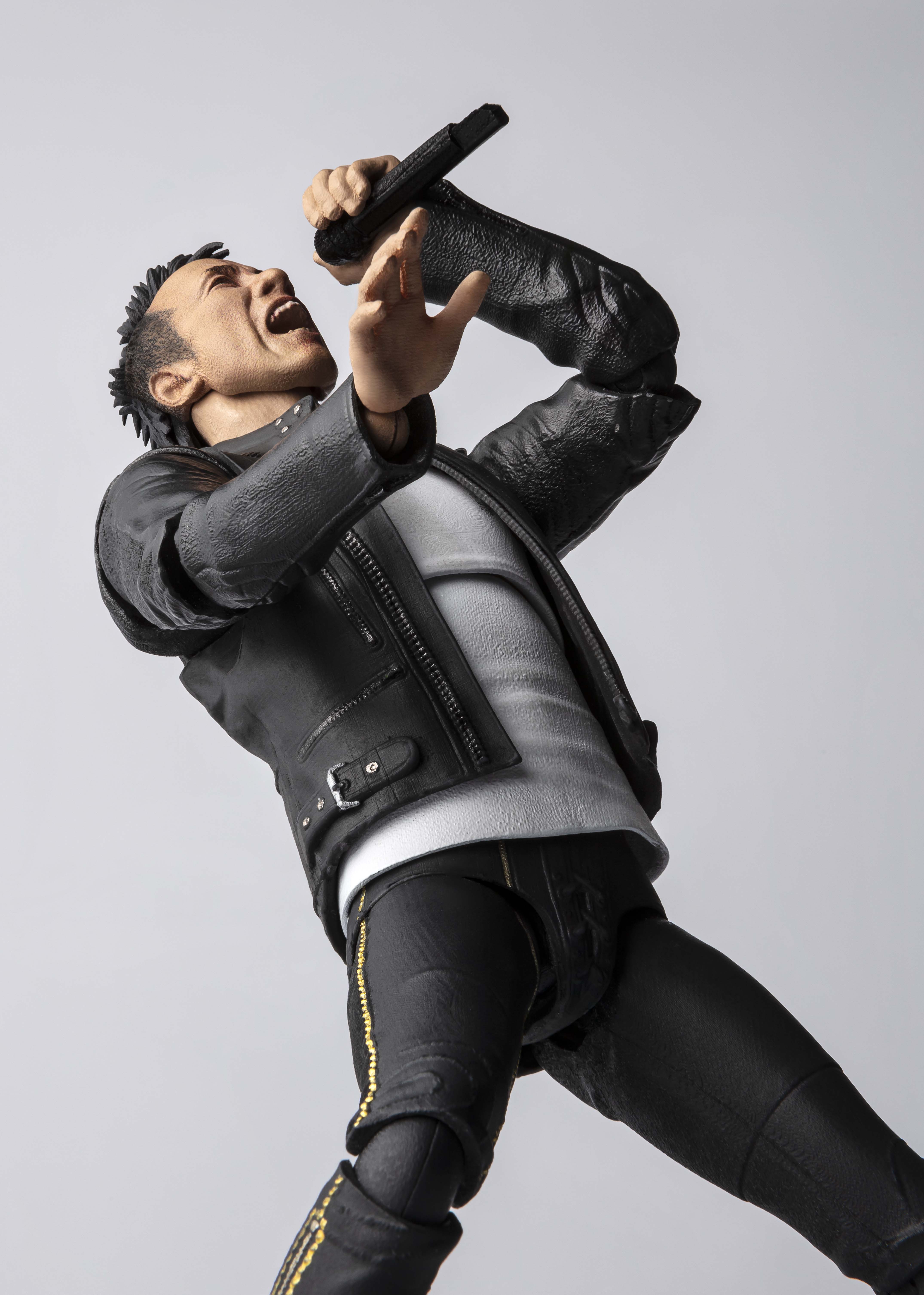 長渕剛デビュー40周年記念 S.H.Figuartsで日本人ミュージシャンを初の