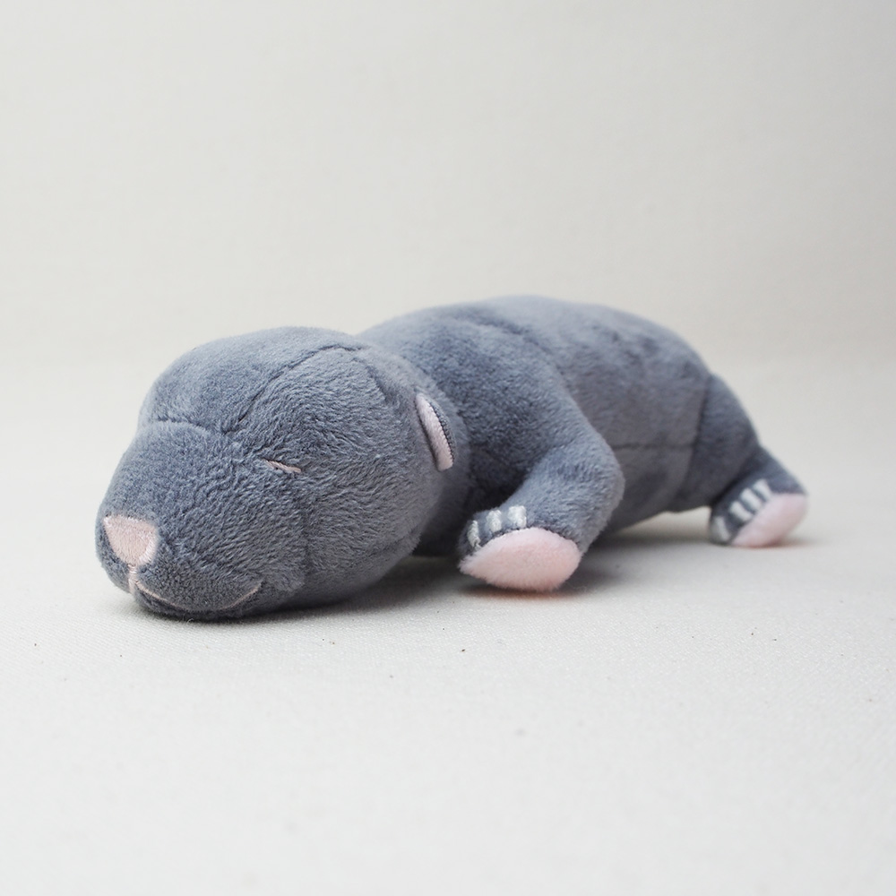 ぬくぐるみ工房、等身大にこだわった 「ツキノワグマの新生児 等身大