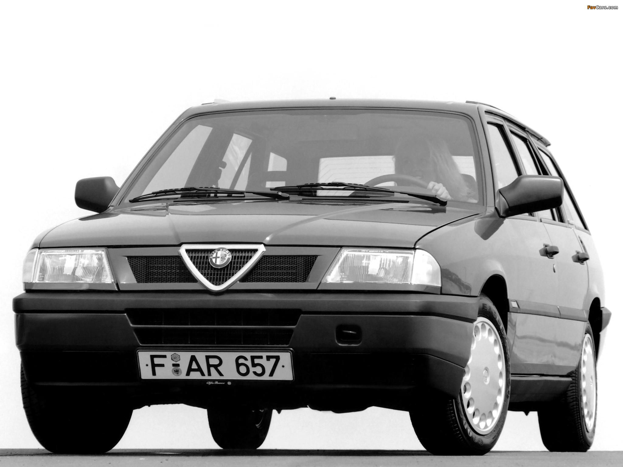 Alfa Romeo 33 technical specifications and fuel economy