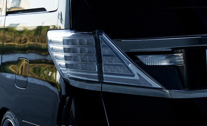 アルファード20系用ジュエルLEDテールREVO VALENTI(ヴァレンティ