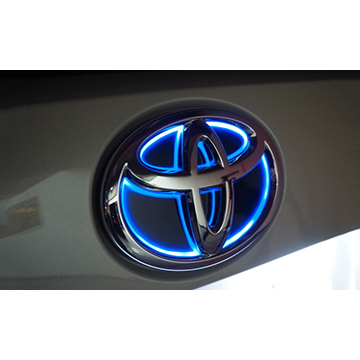 アルファード30系用LEDエンブレム JUNACK(ジュナック)｜ALPHARD Online