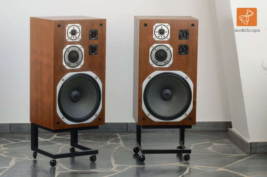 Yamaha NS-690, mint for sale.