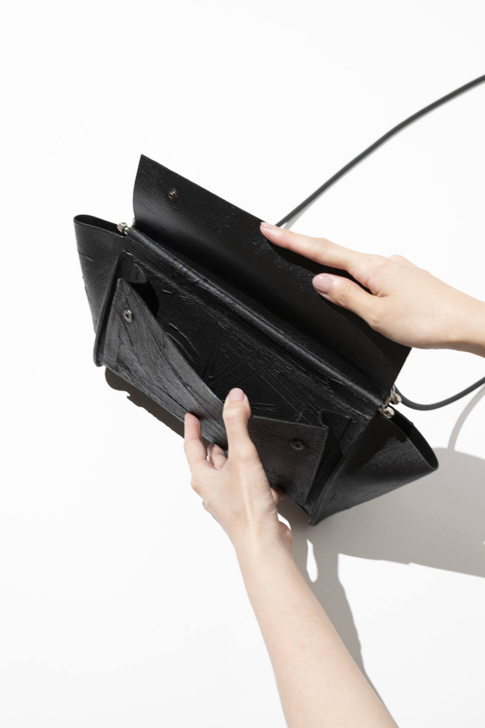 KAGARI YUSUKE - 【お取り寄せ可能】何かのパーツ・ショルダーポーチ