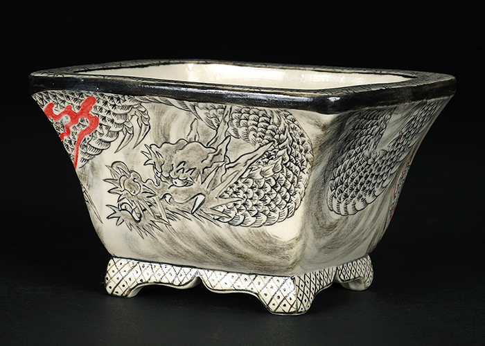 春雪墨絵龍図長方鉢 | 盆栽、盆栽書籍、盆栽鉢の通販│近代出版