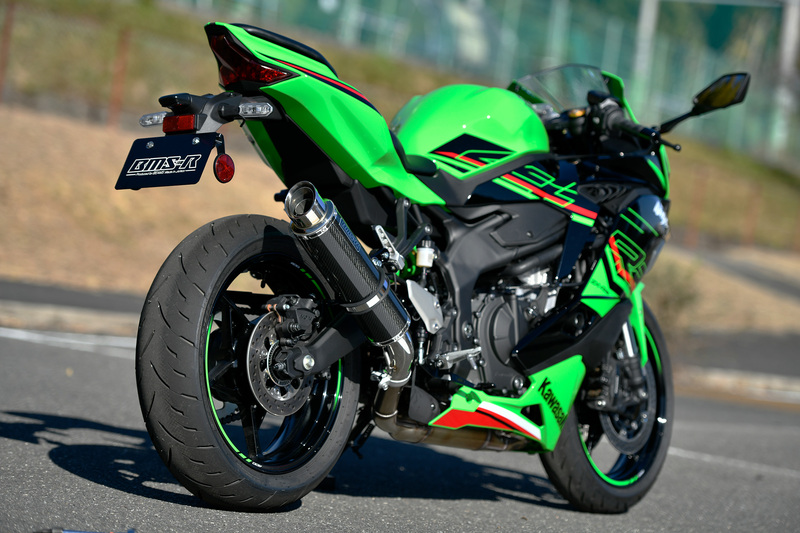 R-EVO2 カーボン スリップオン：ZX-4RR / ZX-4R SE：2023〜：政府認証