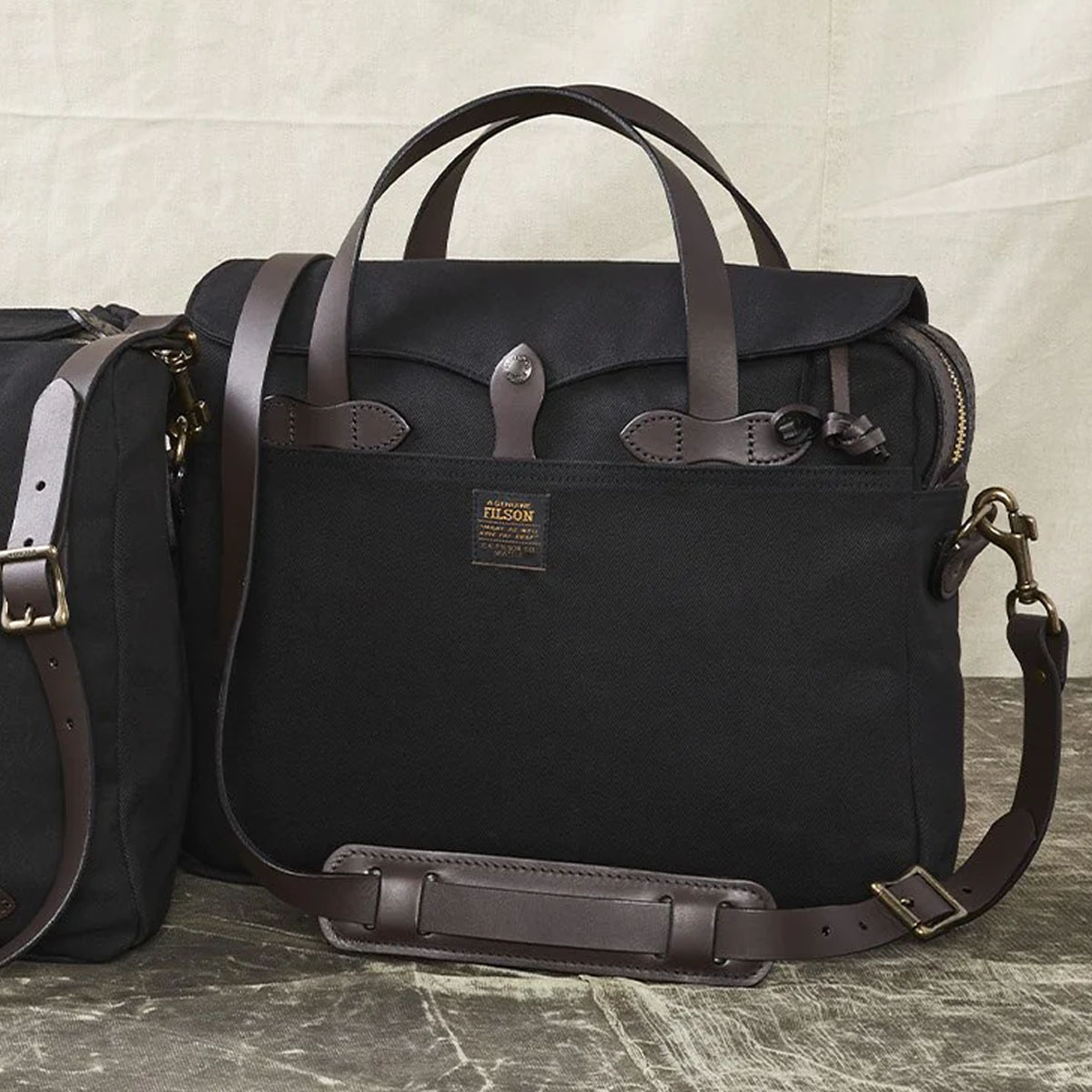 Filson Original Briefcase Black, perfect bag with style and character