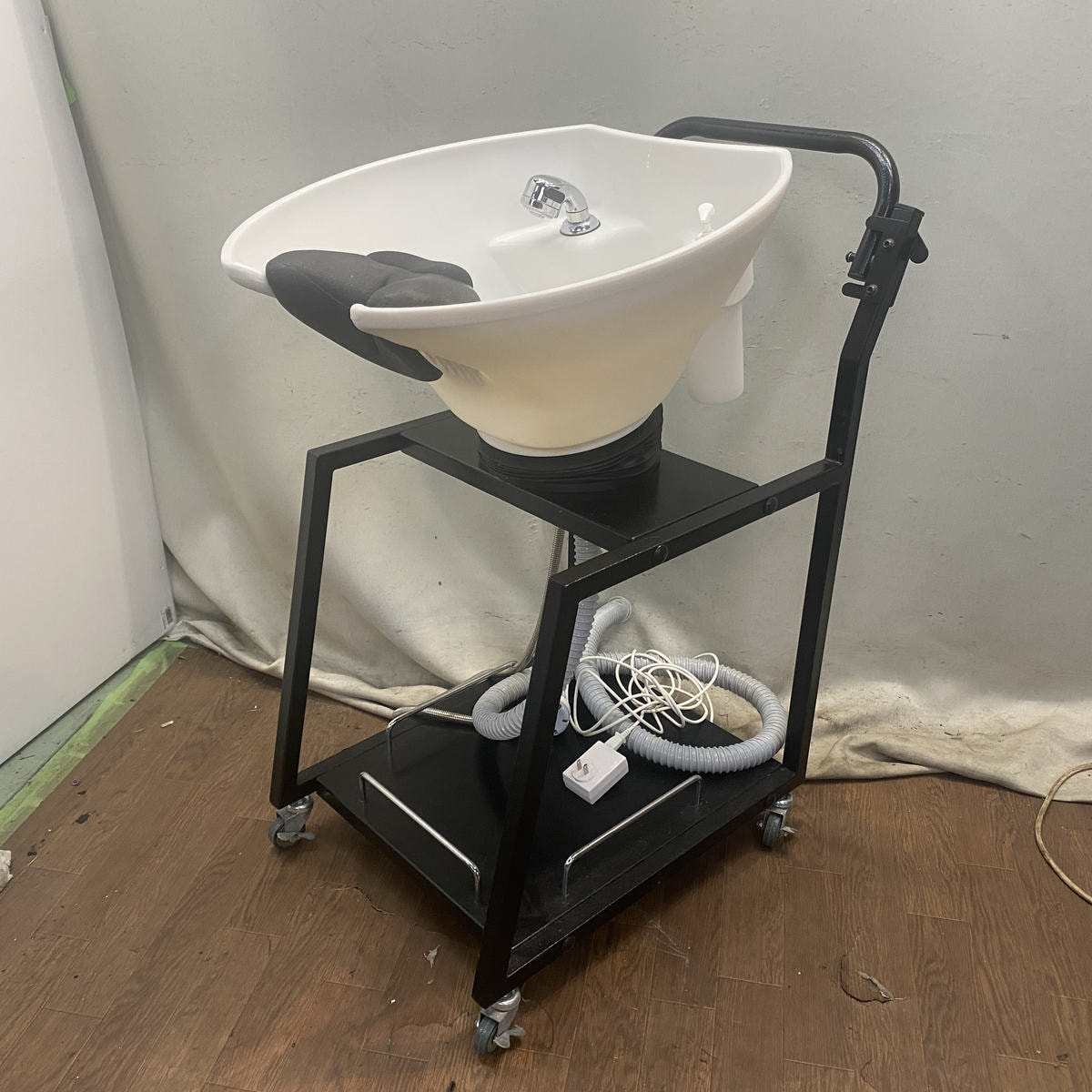 訪問美容にも最適☆ 移動式シャンプー台 『どこでもシャンプー』の卸