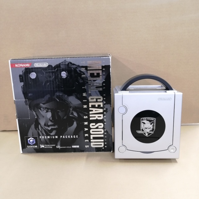 宅配買取】特別仕様のゲームキューブ本体がセットになった『メタルギア