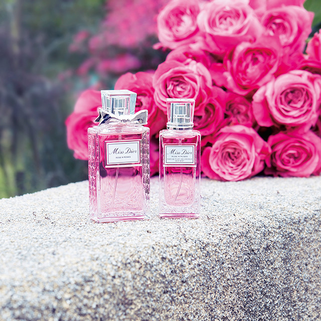 齋藤飛鳥×ミス ディオール｜愛のように香るフレグランスと共に | 美的.com